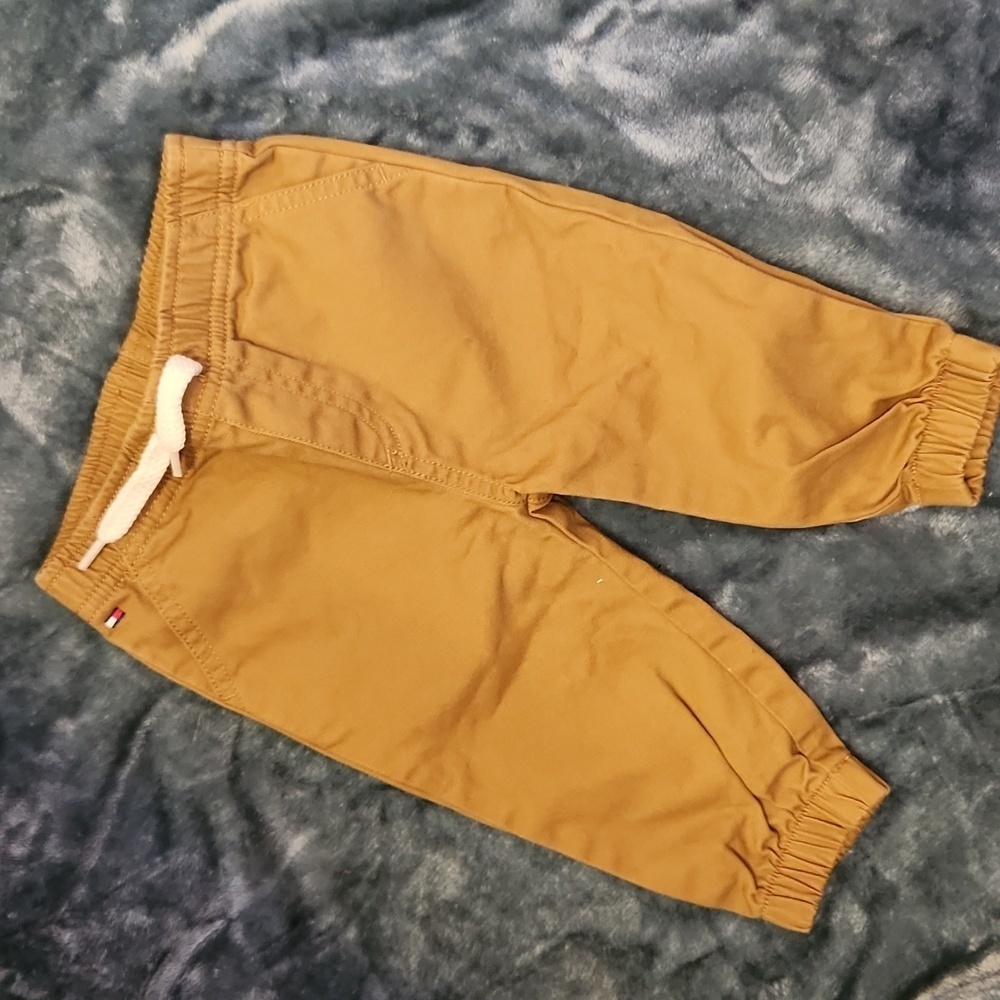 NWOT Tommy Hilfiger khakis infant size 6-9 months